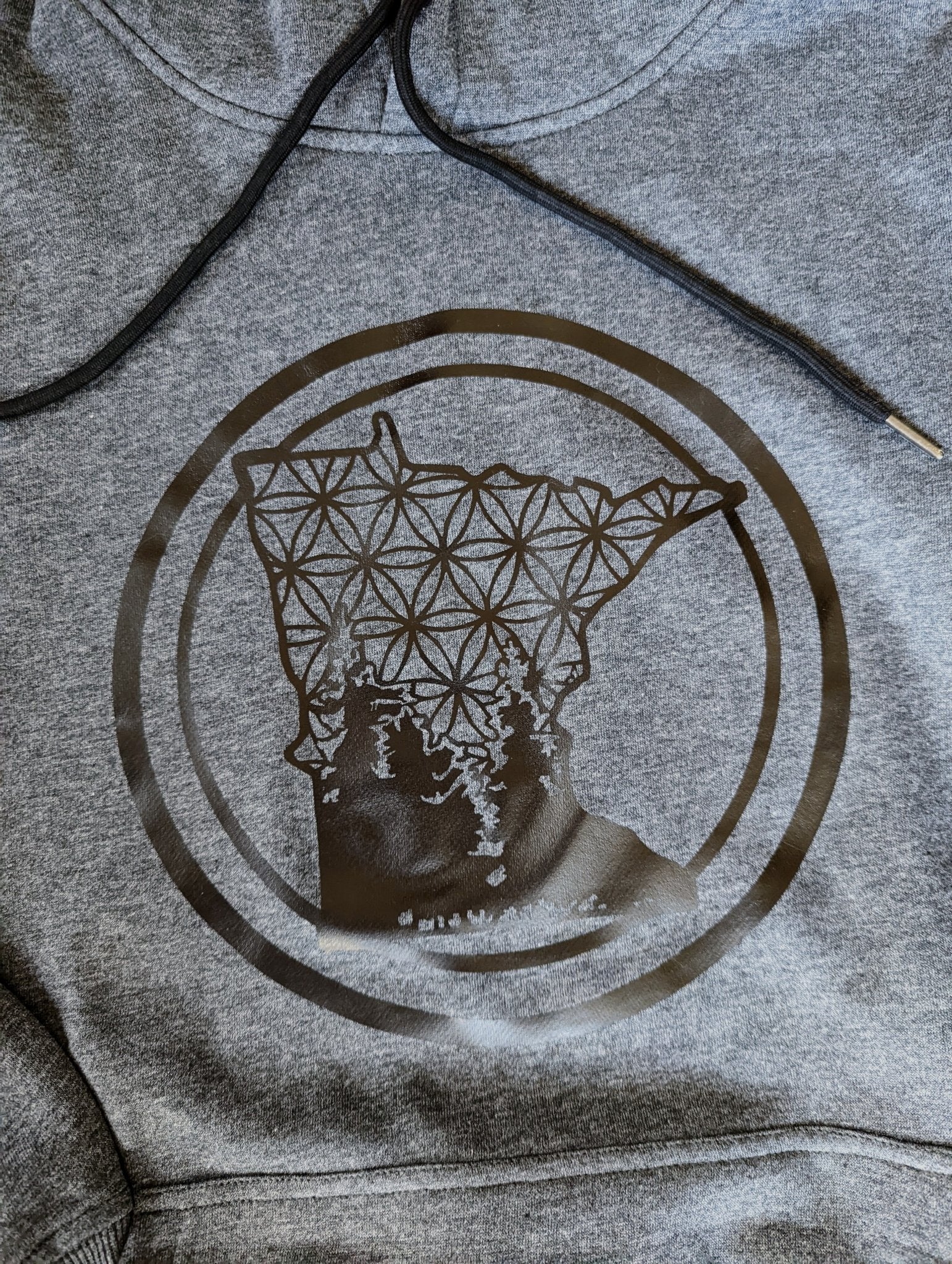 Low Profile Minnesota Emblem In Black | Stagger Lee's Charcoal Fleece Hoodie - Stagger Lee Outfitters